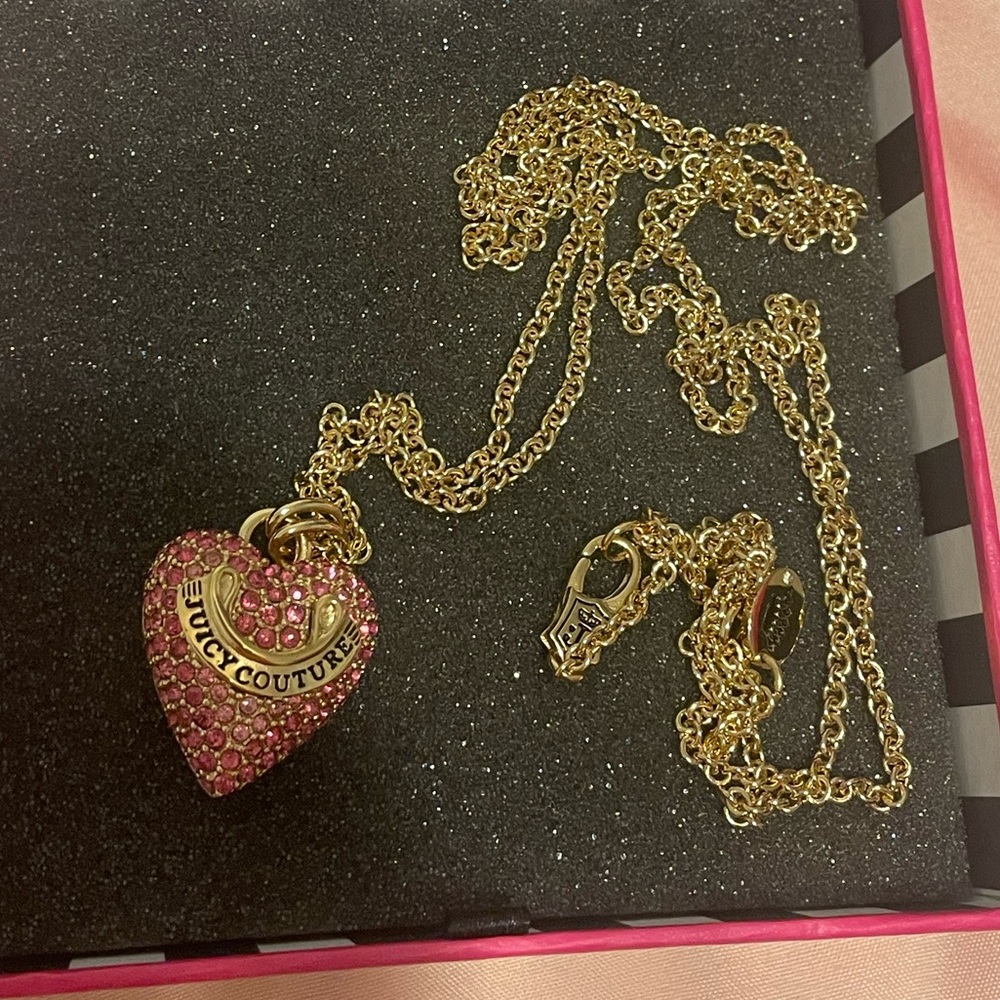 Juicy couture, pink heart necklace